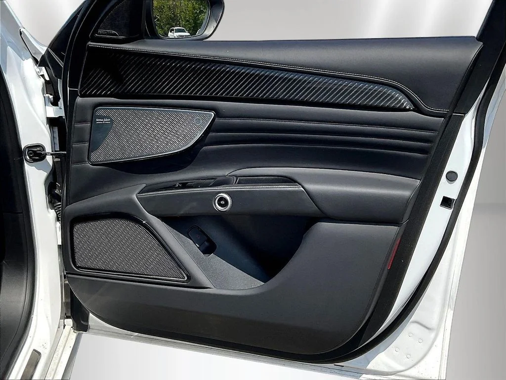 Used 2023 Bianco Maserati Modena image 28