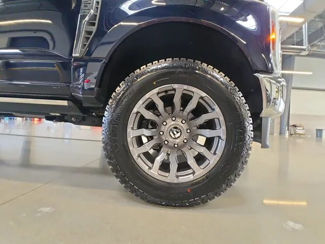Used 2025 Blue Metallic Ford King Ranch image 29