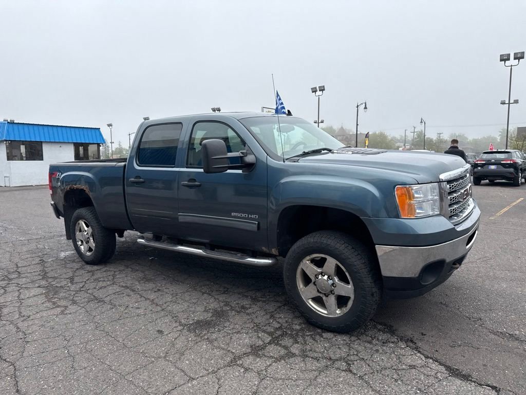 Used 2013 Stealth Gray Metallic GMC SLE image 5