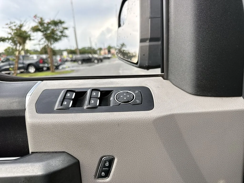 Used 2015 Ingot Silver Ford XLT image 11