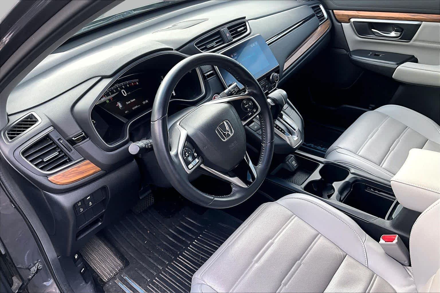 Used 2018 Gunmetal Metallic Honda Touring image 18
