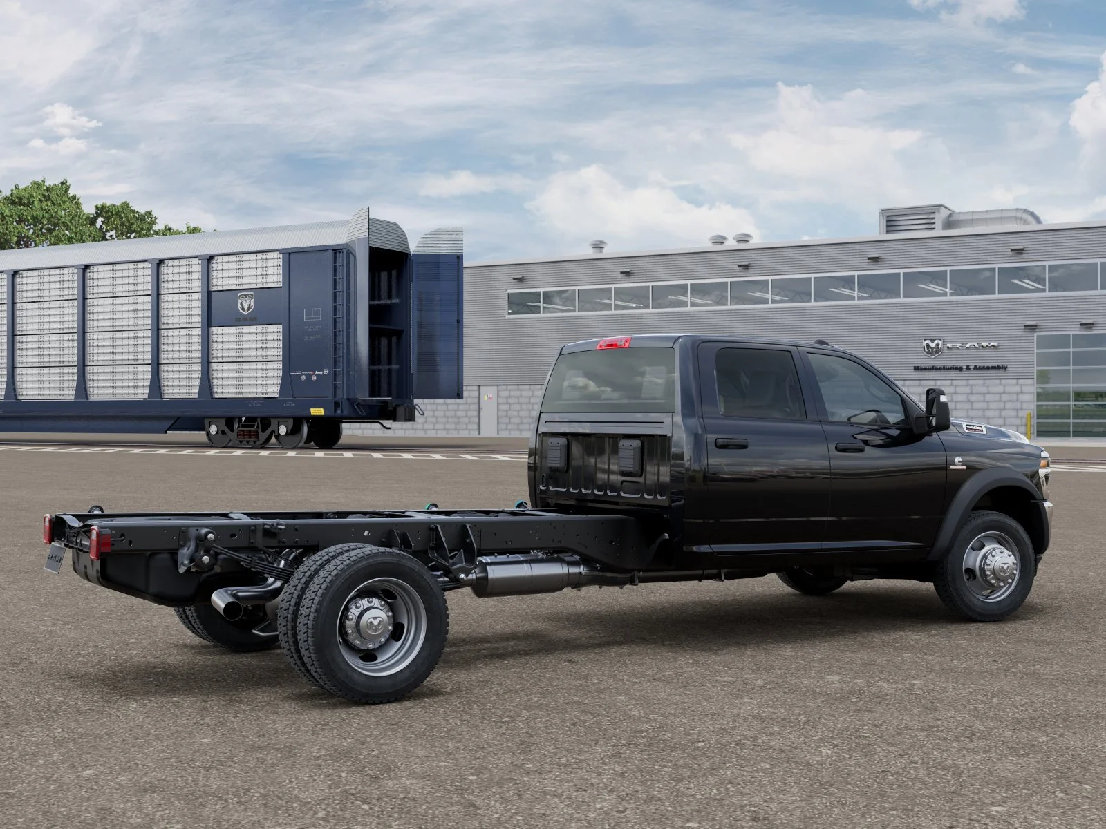 New 2026 Diamond Black Crystal Pearl-Coat Exterior Paint RAM TRADESMAN image 2