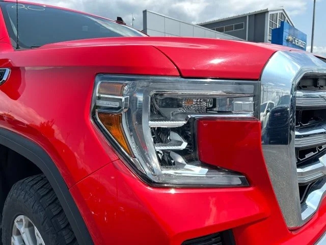 Used 2020 Cardinal Red GMC SLE image 14