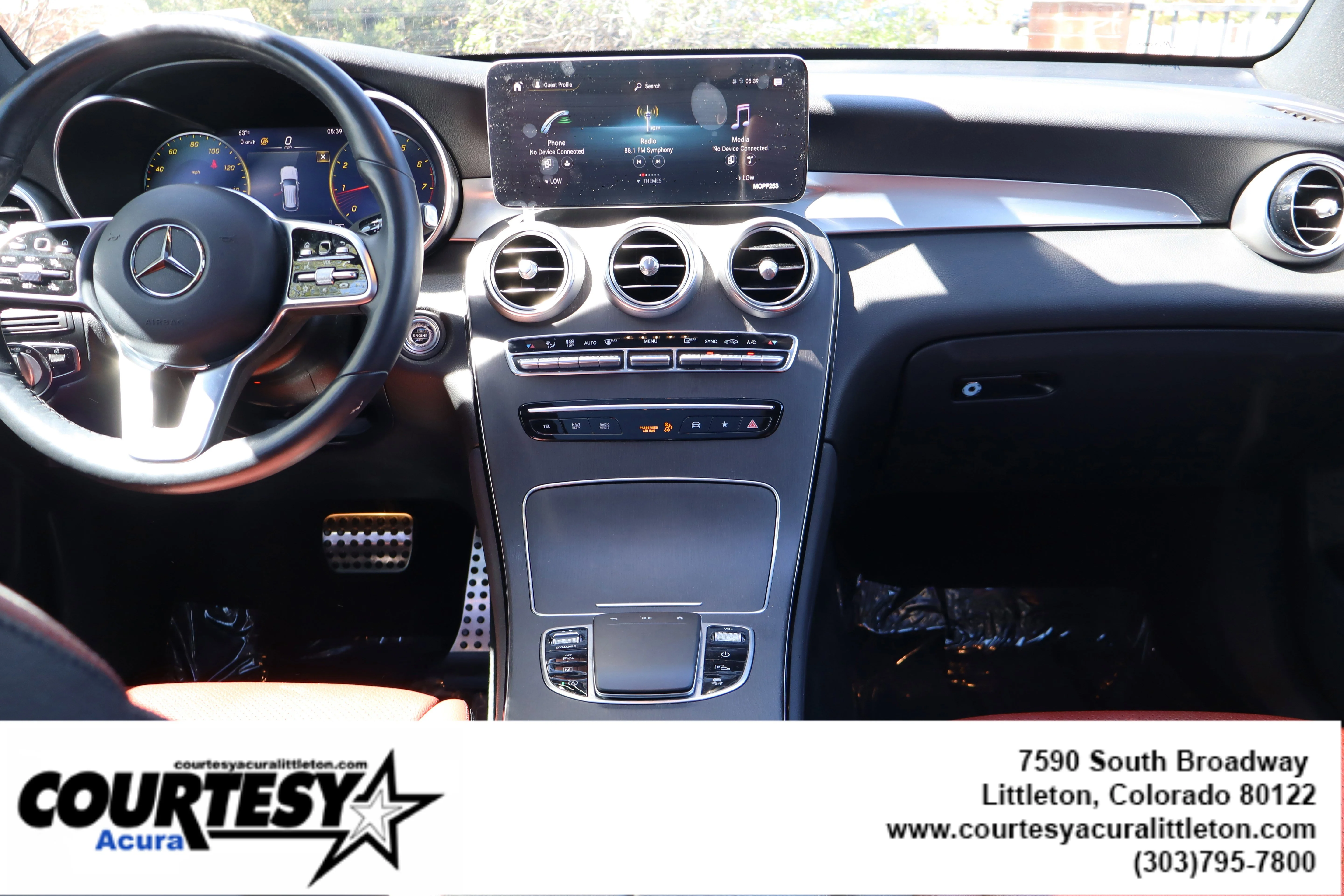 Used 2021 Black Mercedes-Benz GLC 300 image 9