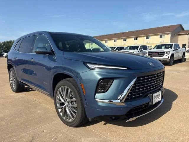 2026 Buick Enclave Avenir AWD's photo