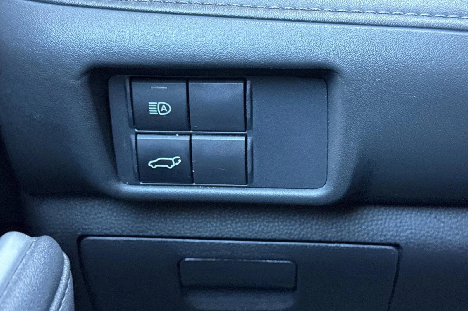 Used 2021 Celestial Silver Toyota Hybrid XLE image 32