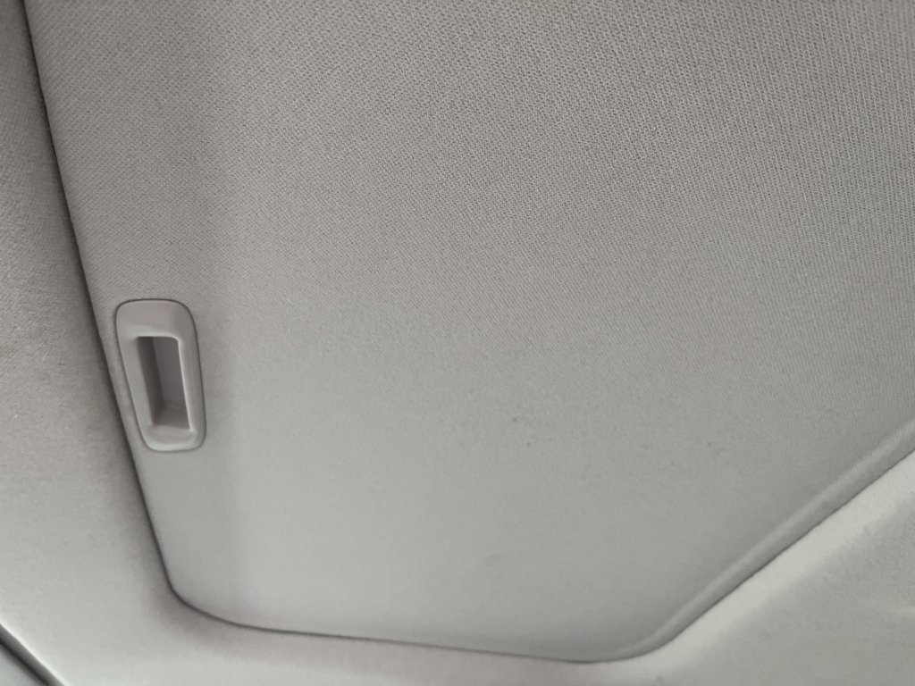 Used 2025 White Hyundai SEL image 21