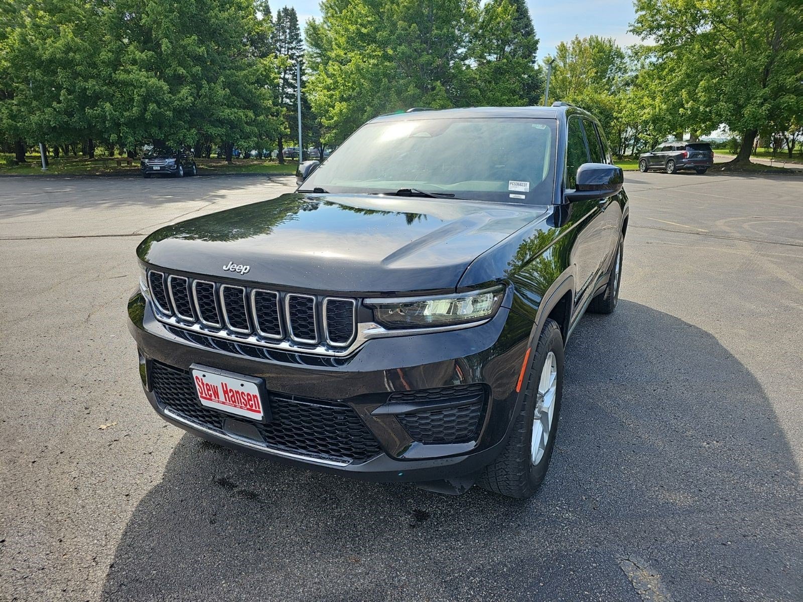 Certified Used 2023 Diamond Black Crystal Pearlcoat Jeep Laredo image 2