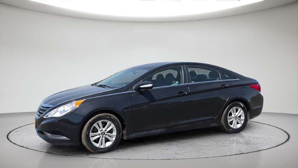 Used 2014 Black Hyundai GLS image 12