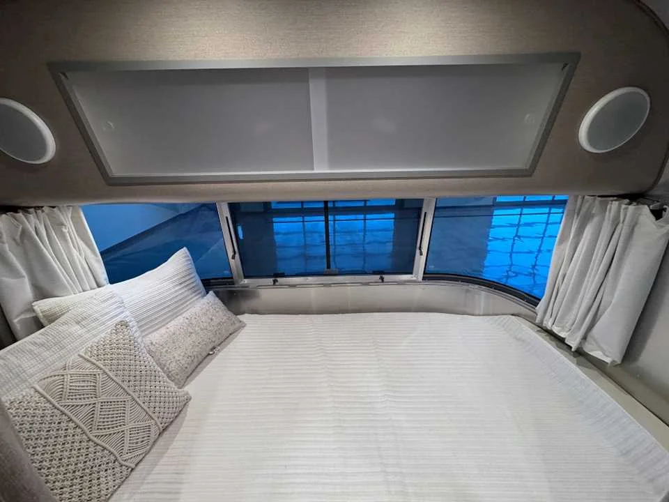 Used 2026 SILVER AIRSTREAM  image 30