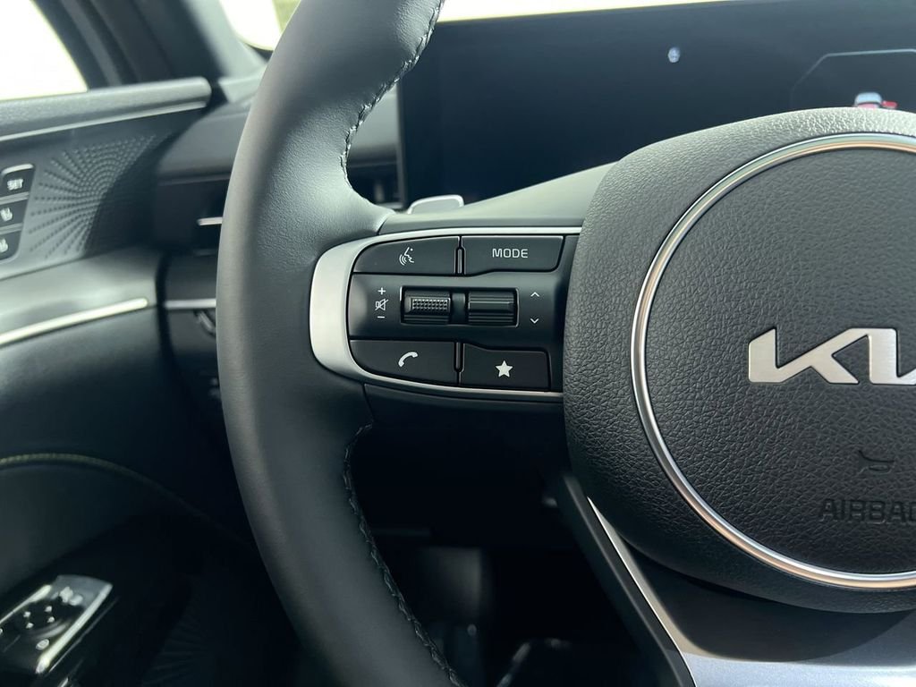 New 2026 Wolf Gray Kia GT image 18