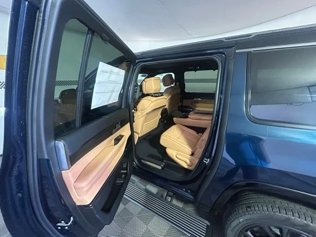 New 2026 Fathom Blue Pearl-Coat Exterior Paint (Late Availability) Jeep Grand Wagoneer image 33