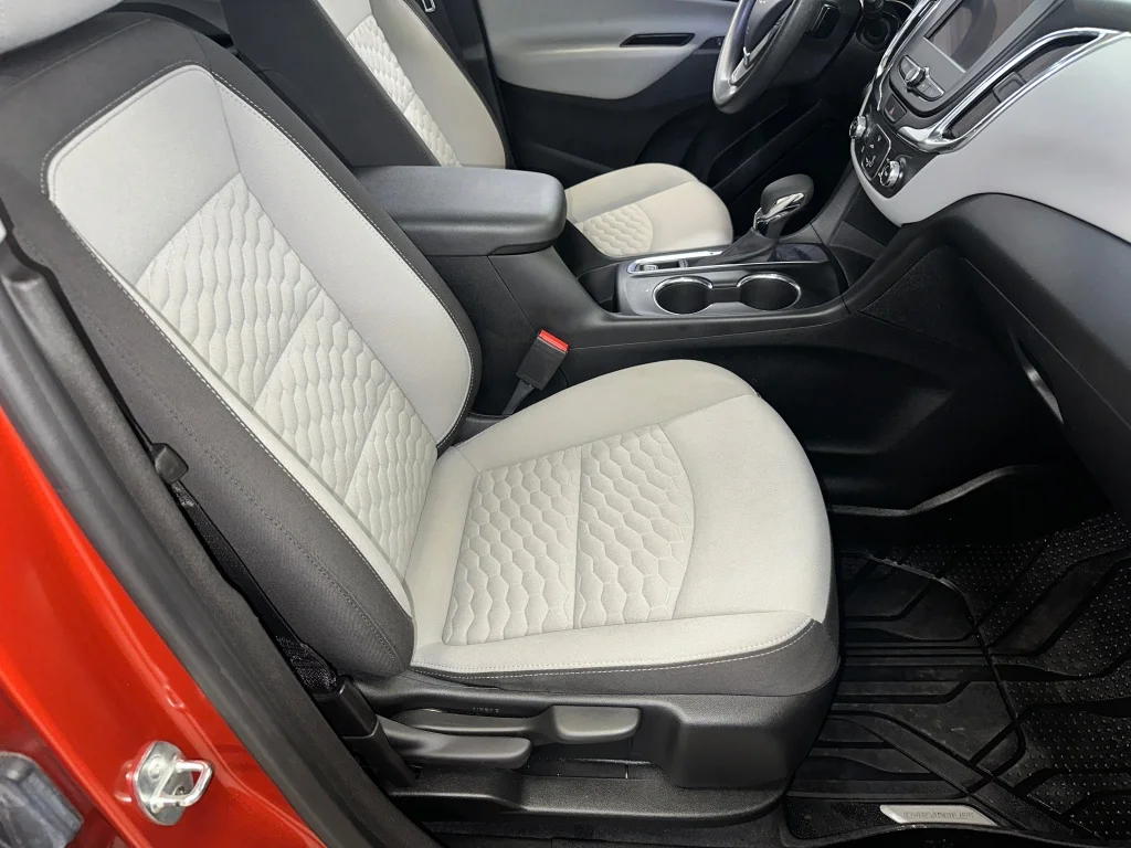 2020 Chevrolet Equinox LS - Photo 29