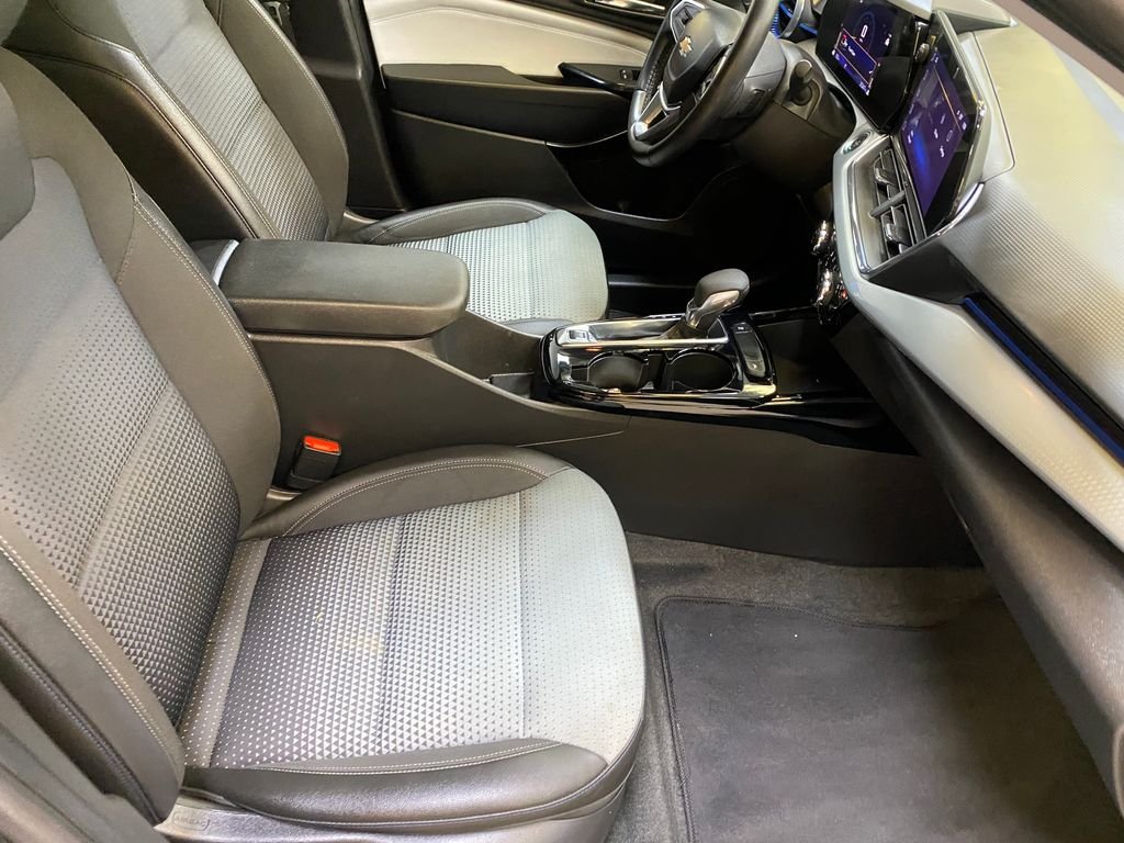 Used 2025 Black Chevrolet LT image 23