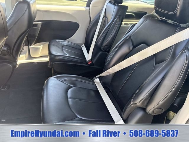 2023 Chrysler Pacifica Hybrid Touring L - Photo 16