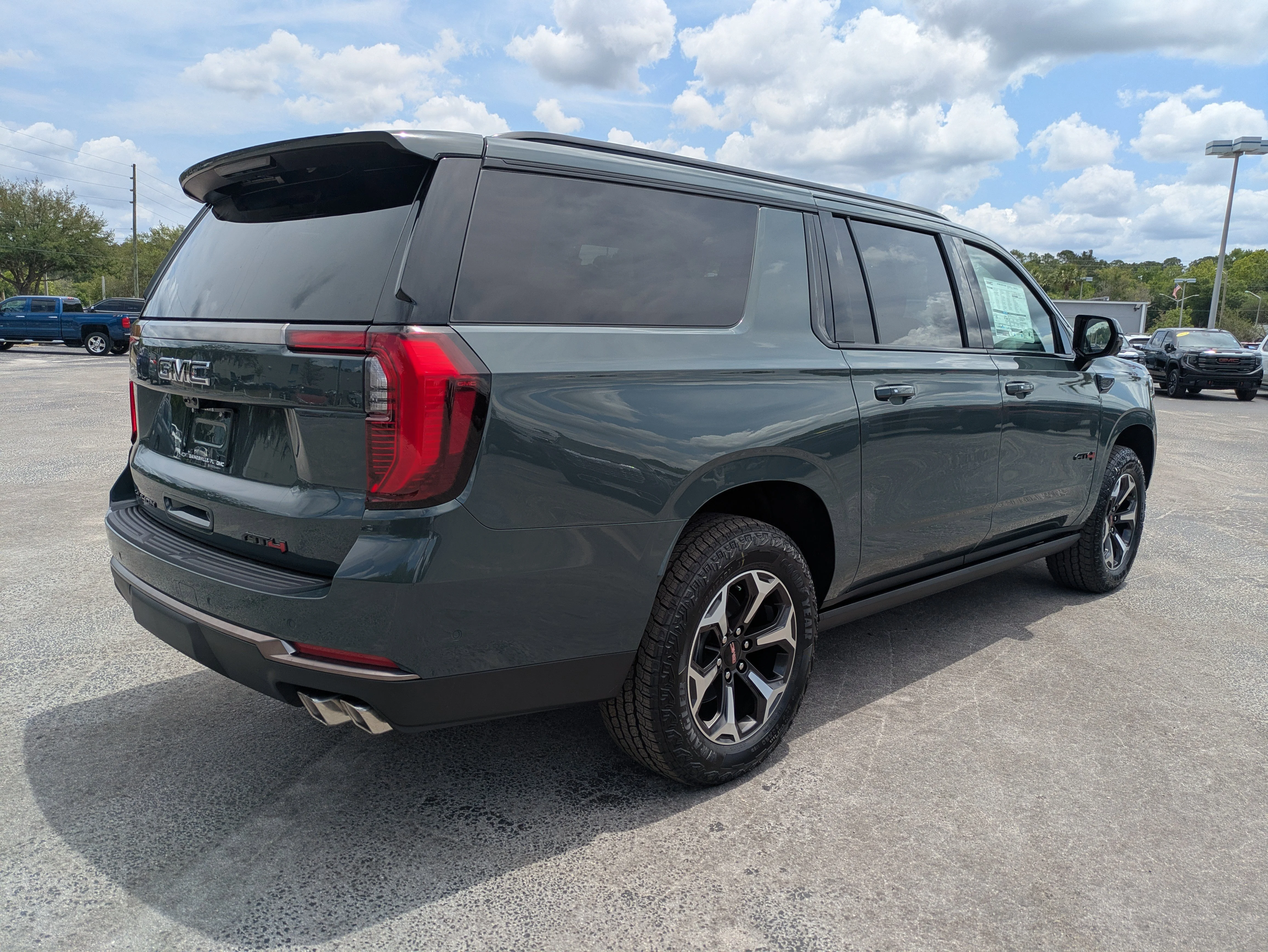 2026 GMC Yukon XL AT4 Ultimate - Photo 7