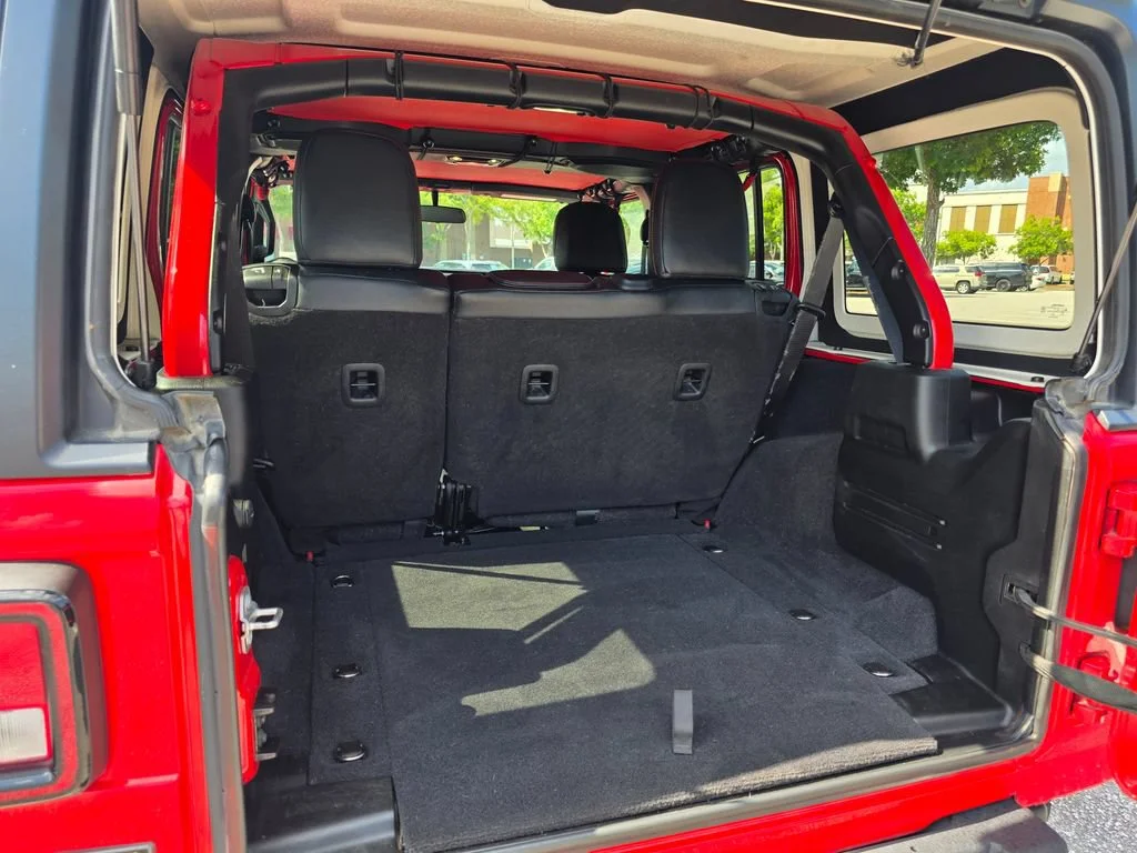 Used 2021 Red Jeep Sport Altitude 4x4 image 34