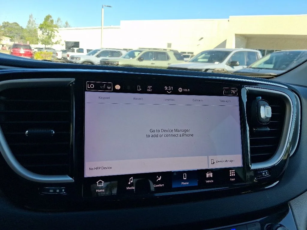 Used 2022 White Chrysler Touring L image 21