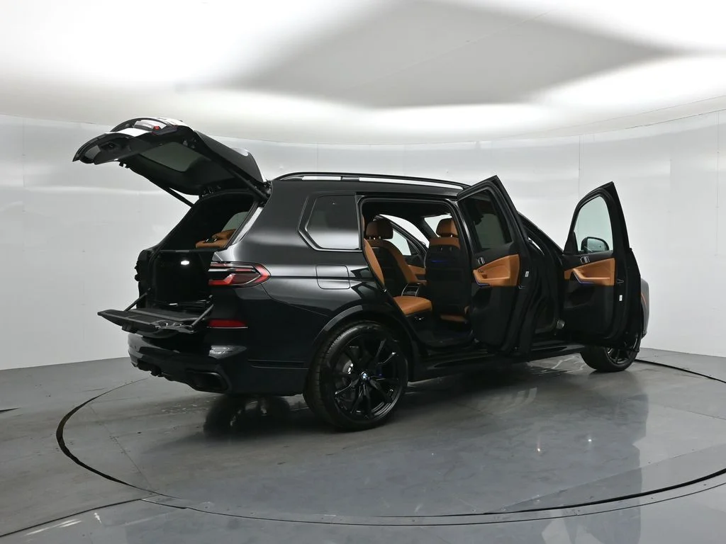 Used 2026 Black BMW xDrive40i image 5