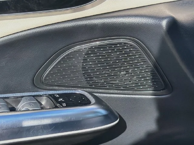 2025 Mercedes-Benz E-Class E350 - Photo 23