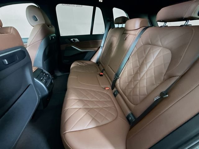 Used 2024 Green BMW xDrive50e image 26