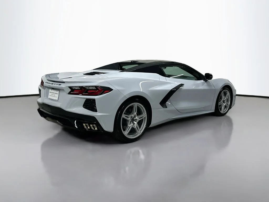 Used 2024 White Chevrolet Stingray image 9