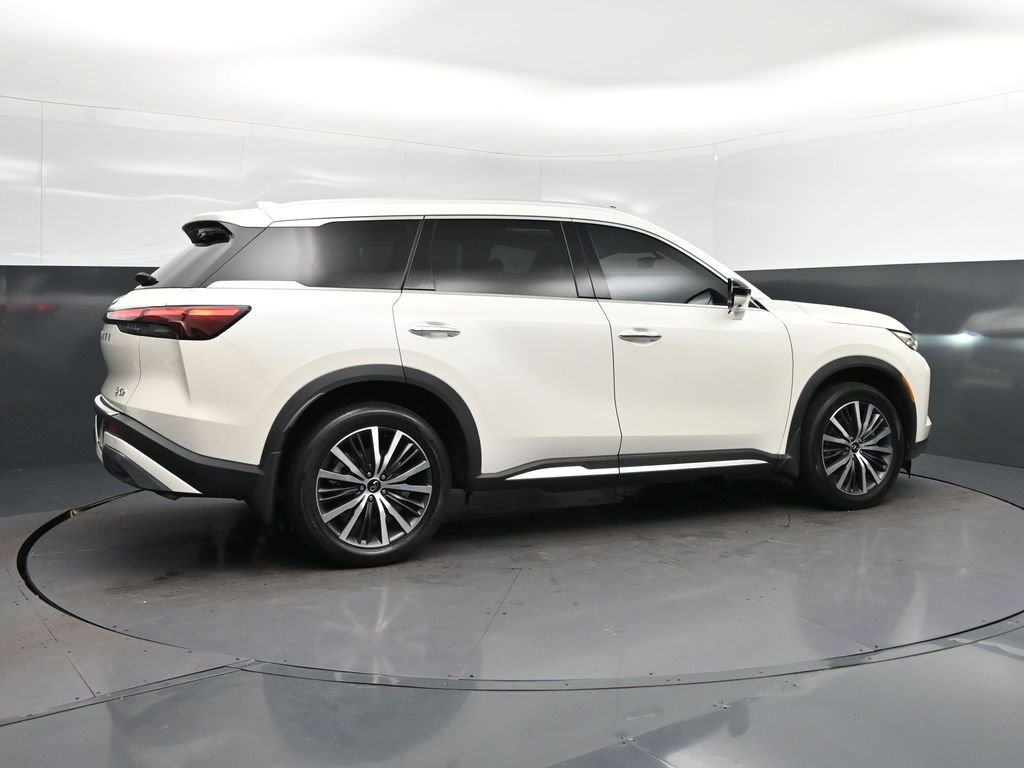 Certified Used 2023 White INFINITI Sensory image 8