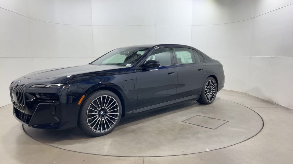 2026 BMW 7 Series 750e - Photo 4