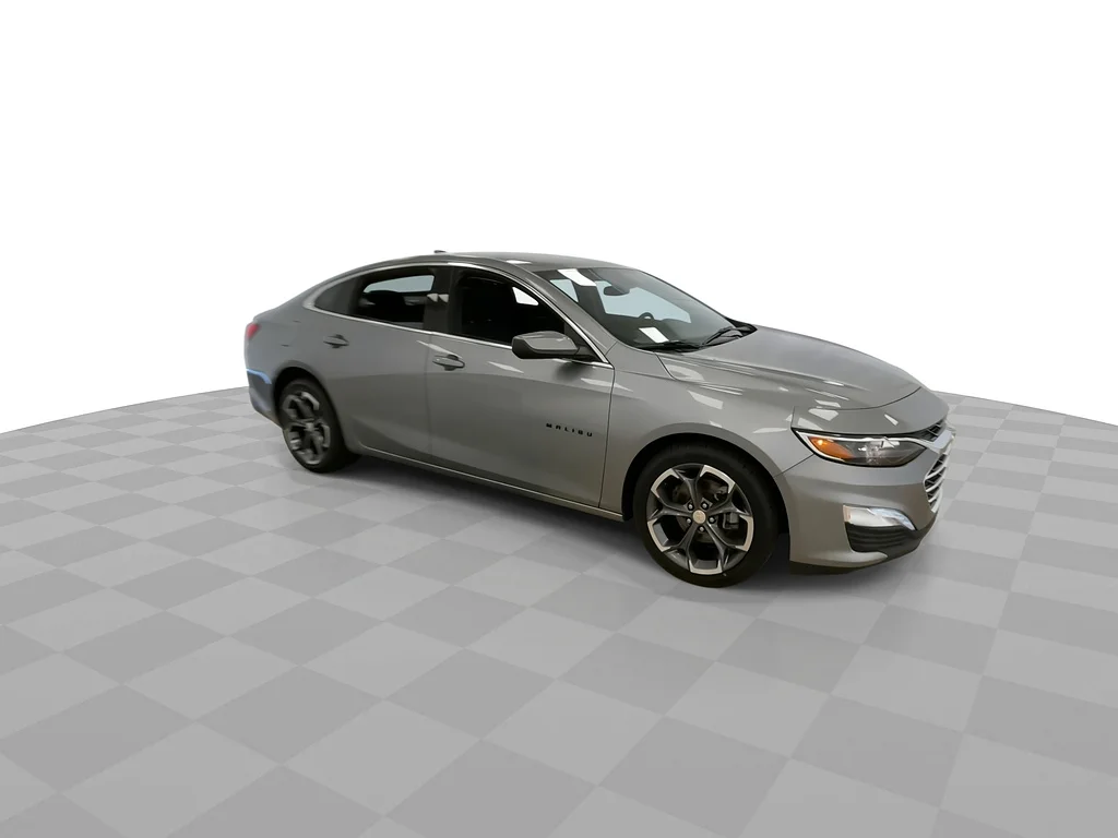 Used 2024 GRAY Chevrolet LT image 4