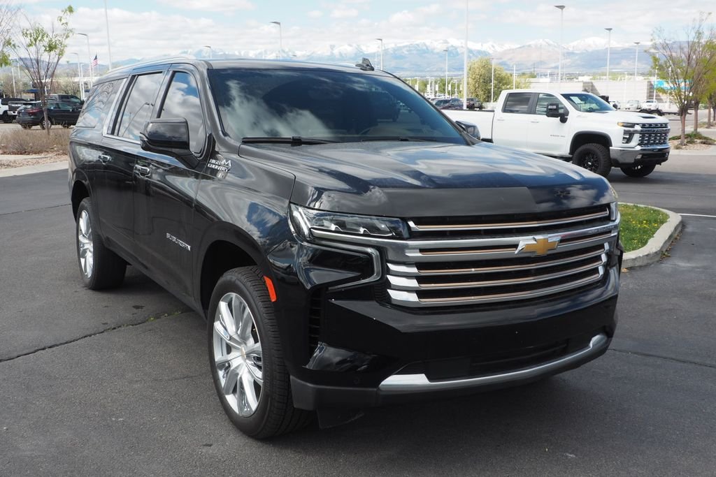 Used 2022 Black Chevrolet High Country image 9
