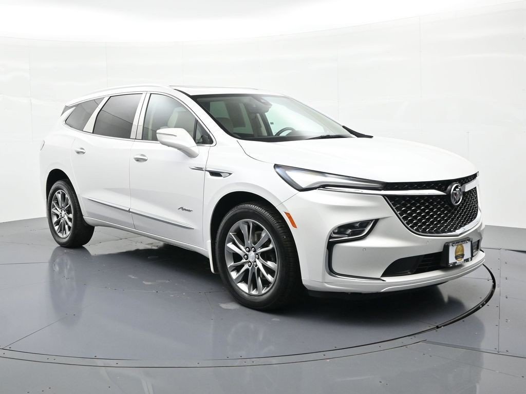 Used 2022 White Frost Buick AWD 4dr Avenir image 4