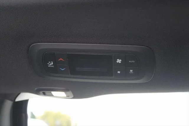 2026 Chrysler Pacifica Limited - Photo 10
