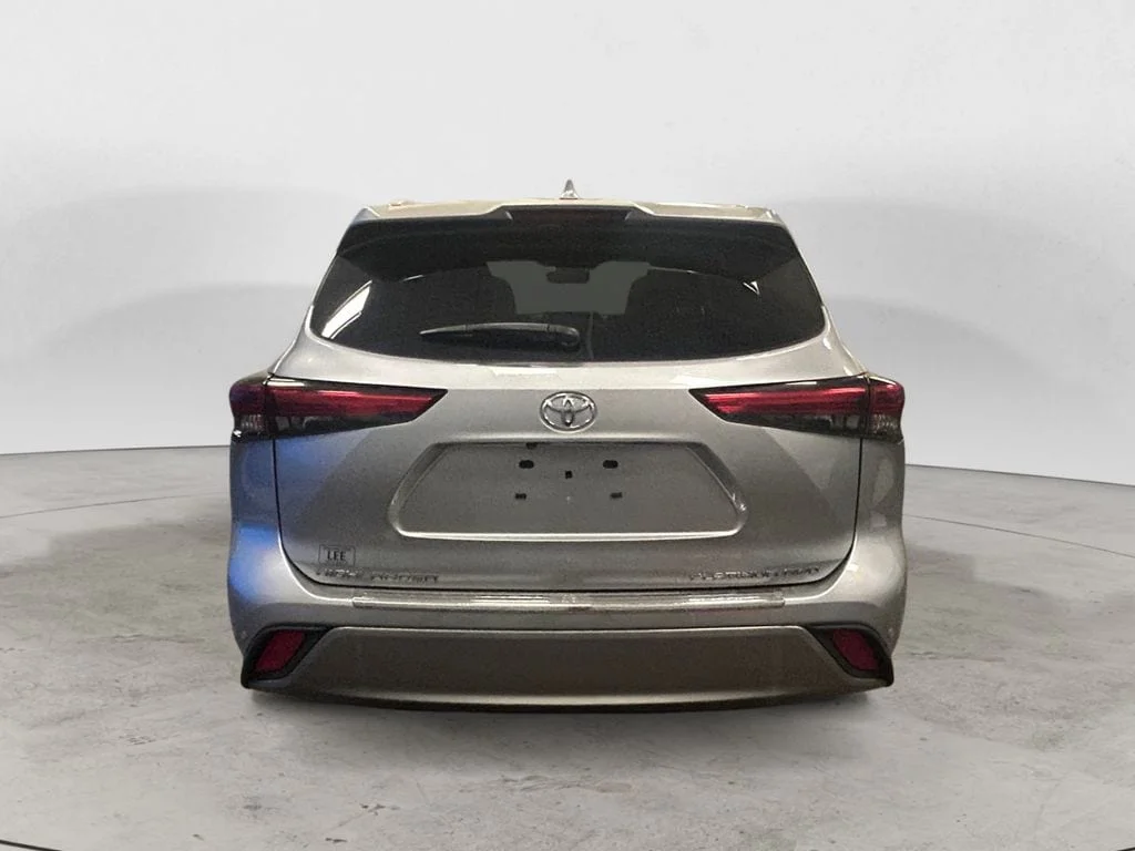 Used 2022 Celestial Silver Toyota Platinum image 4