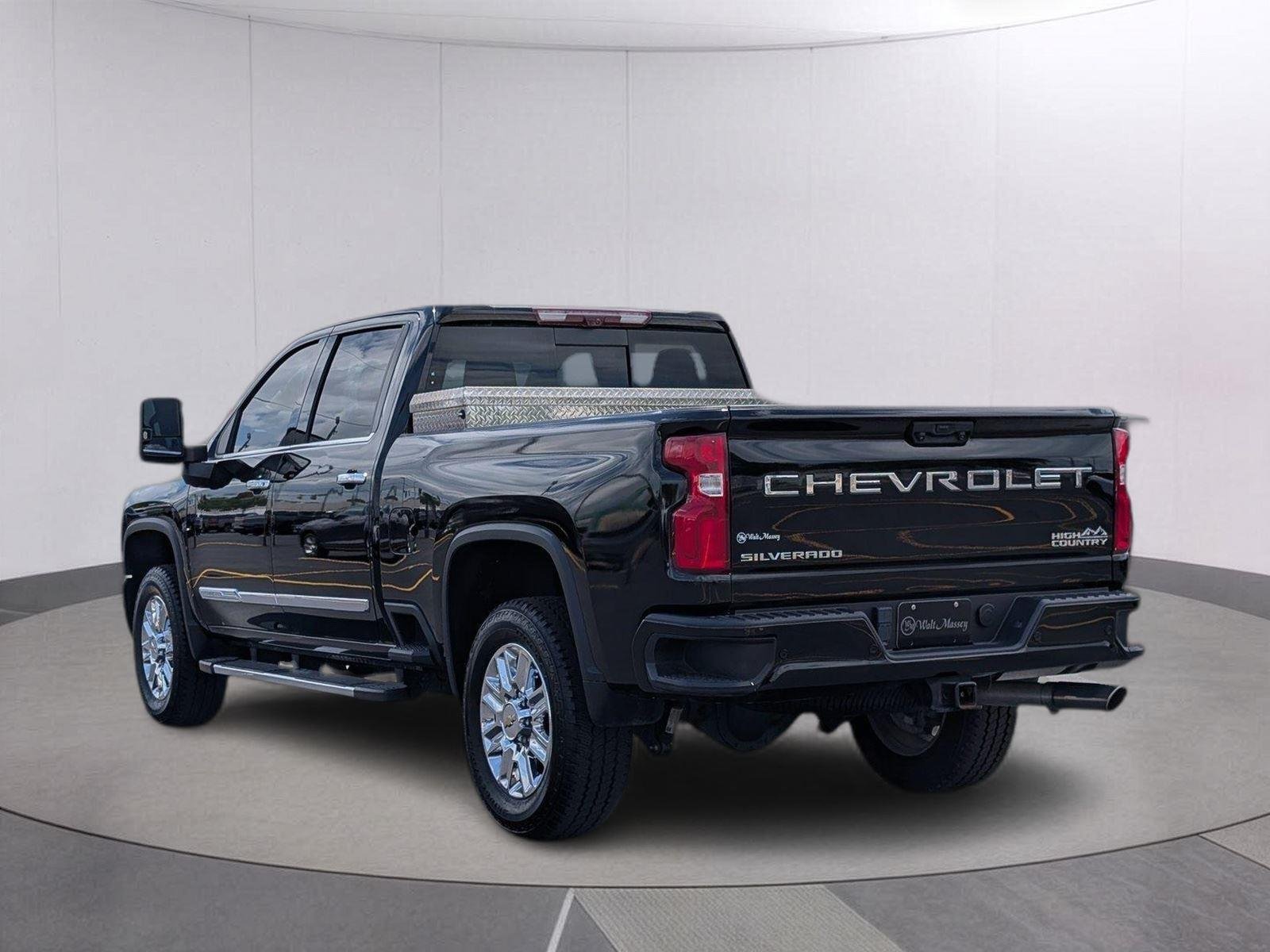 Used 2024 Black Chevrolet High Country image 3