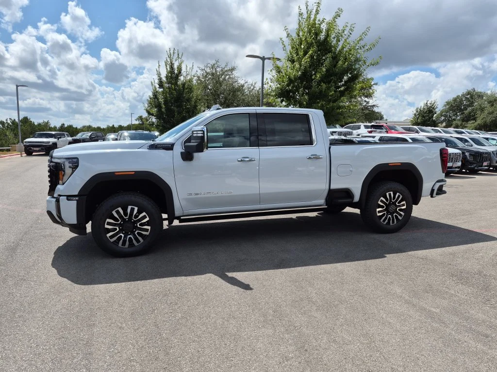 New 2026 Glacier White Tricoat GMC Denali Ultimate image 4