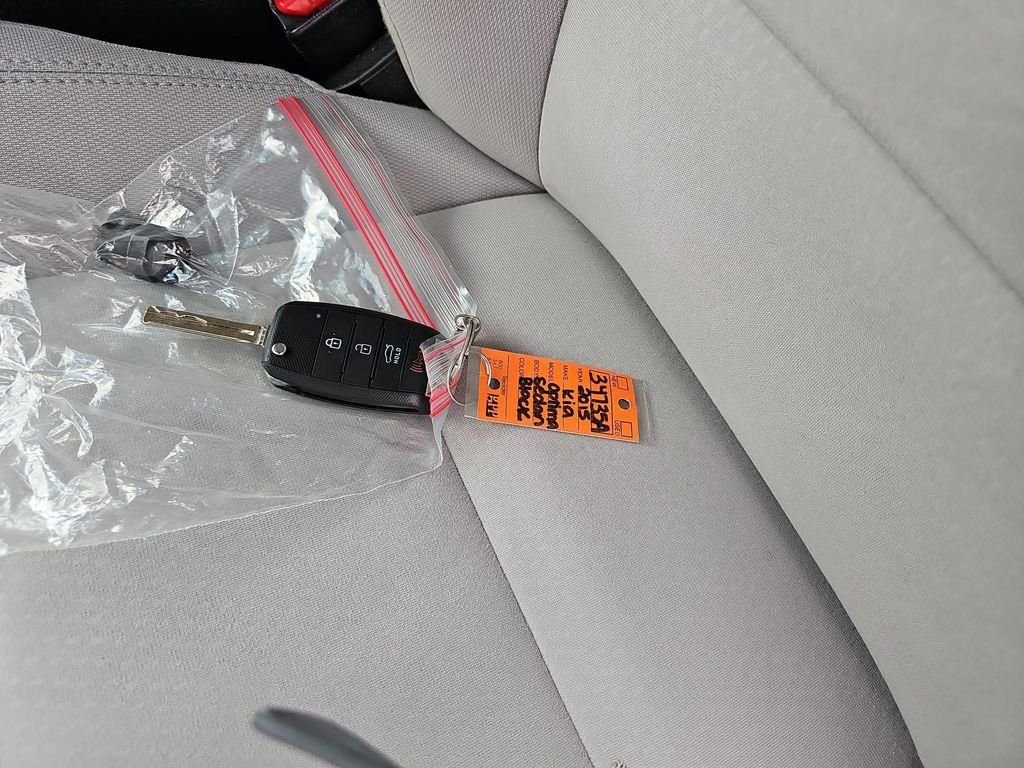 Used 2015 Black Kia LX image 31