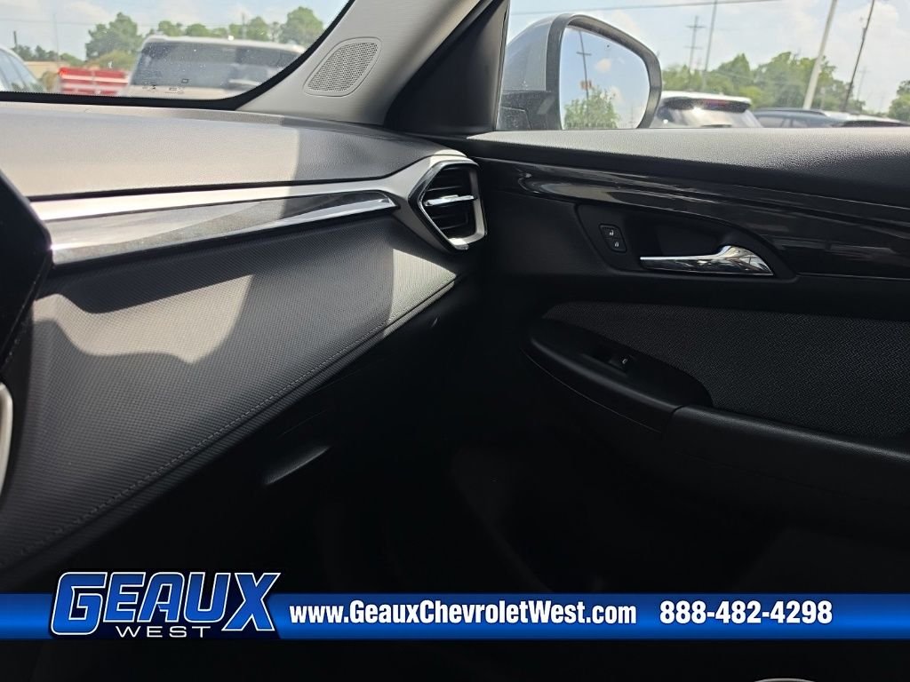 Used 2025 Gray Chevrolet LT image 18