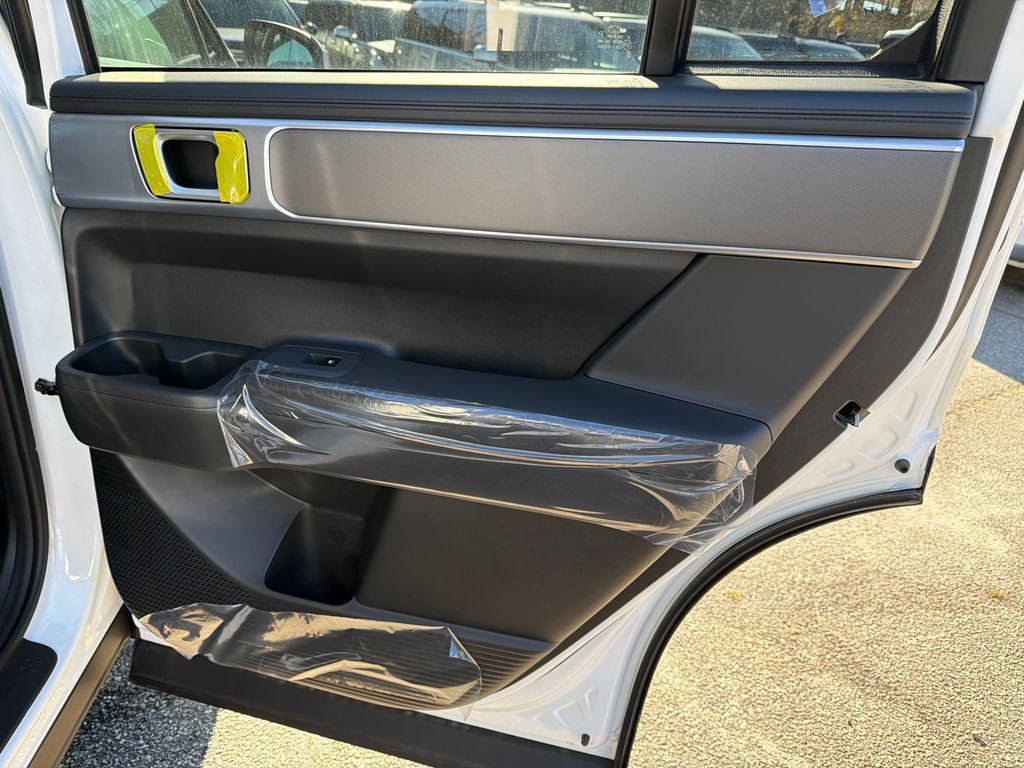 New 2026 White Hyundai SE image 16