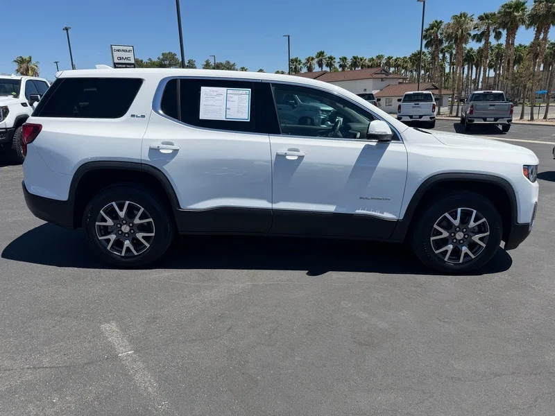 Used 2022 Summit White GMC SLE image 2