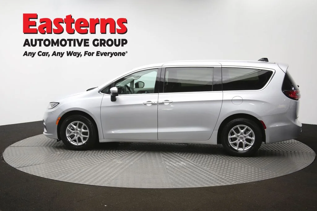 Used 2023 Silver Chrysler Touring L image 63