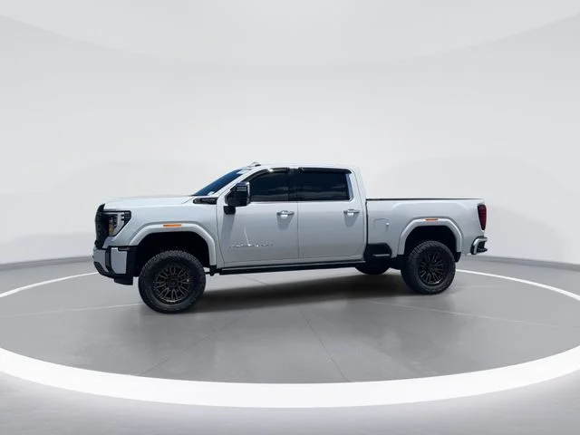Used 2025 White GMC Denali Ultimate image 7