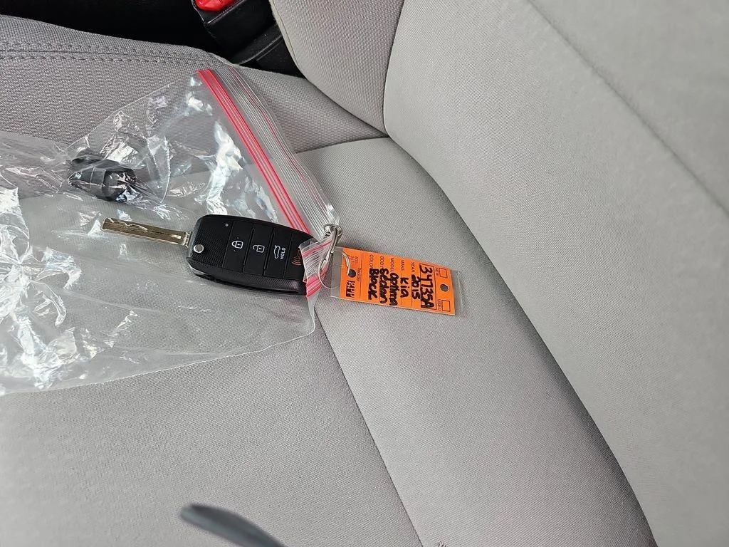 Used 2015 Black Kia LX image 31