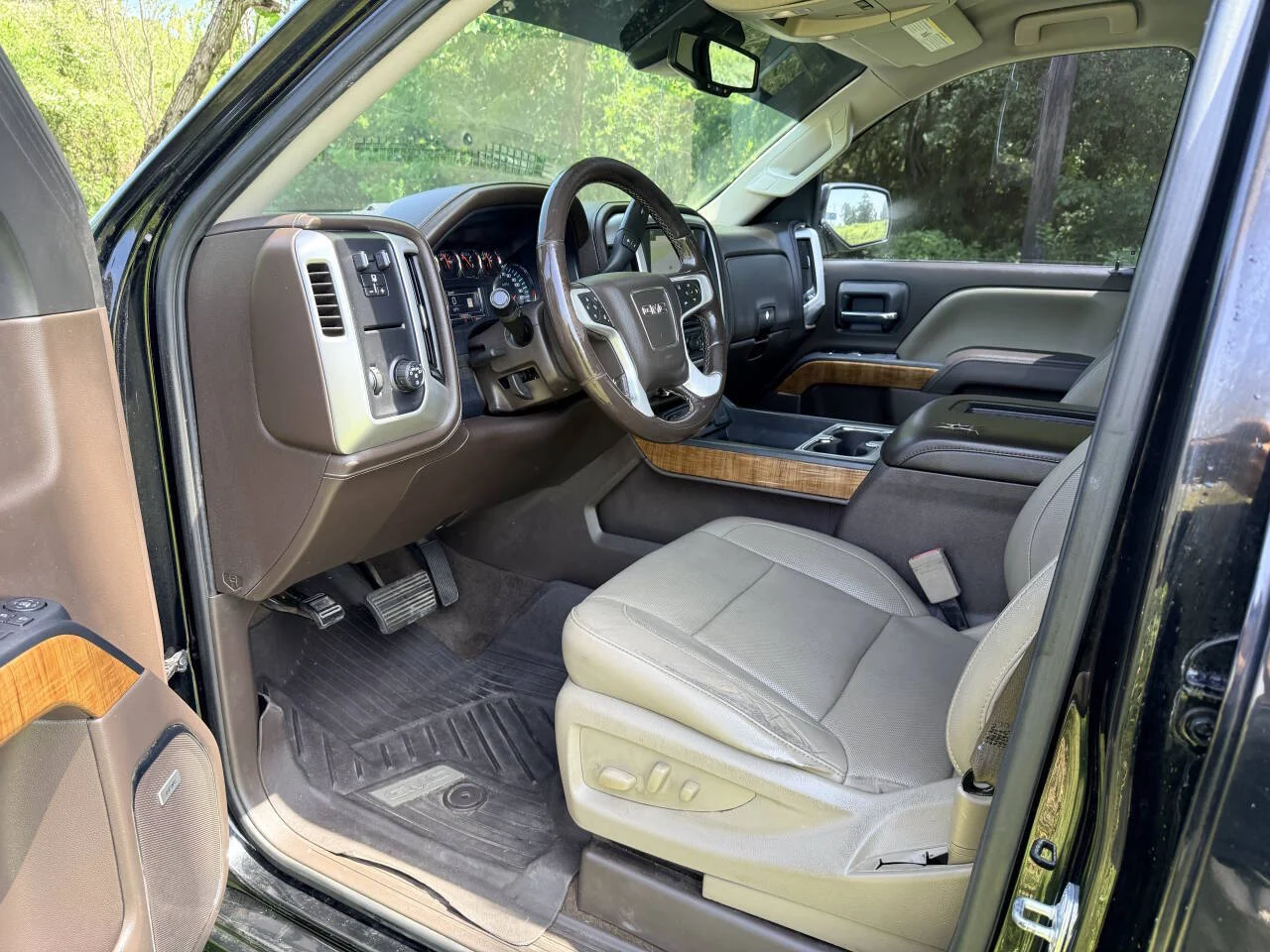 Used 2018 Black GMC SLT 4x2 4dr Crew Cab 5.8 ft. SB image 11