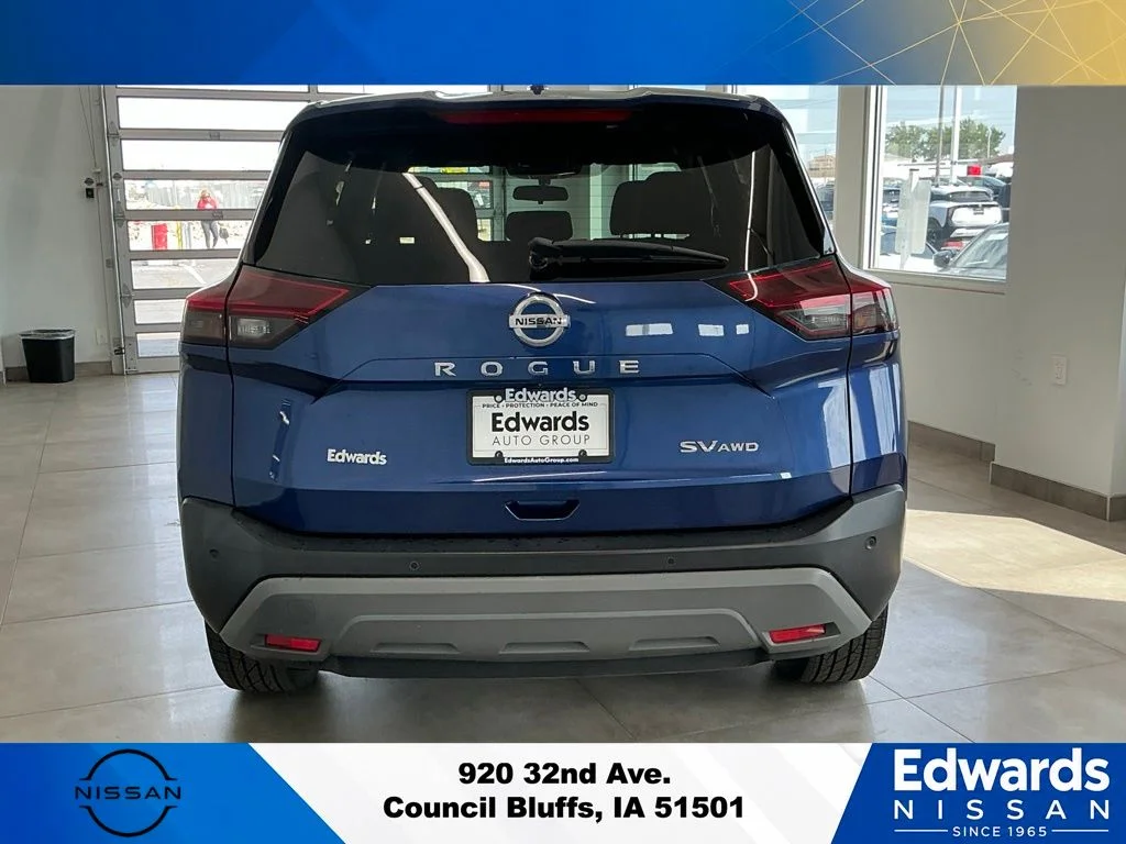 Used 2021 Blue Nissan SV image 6