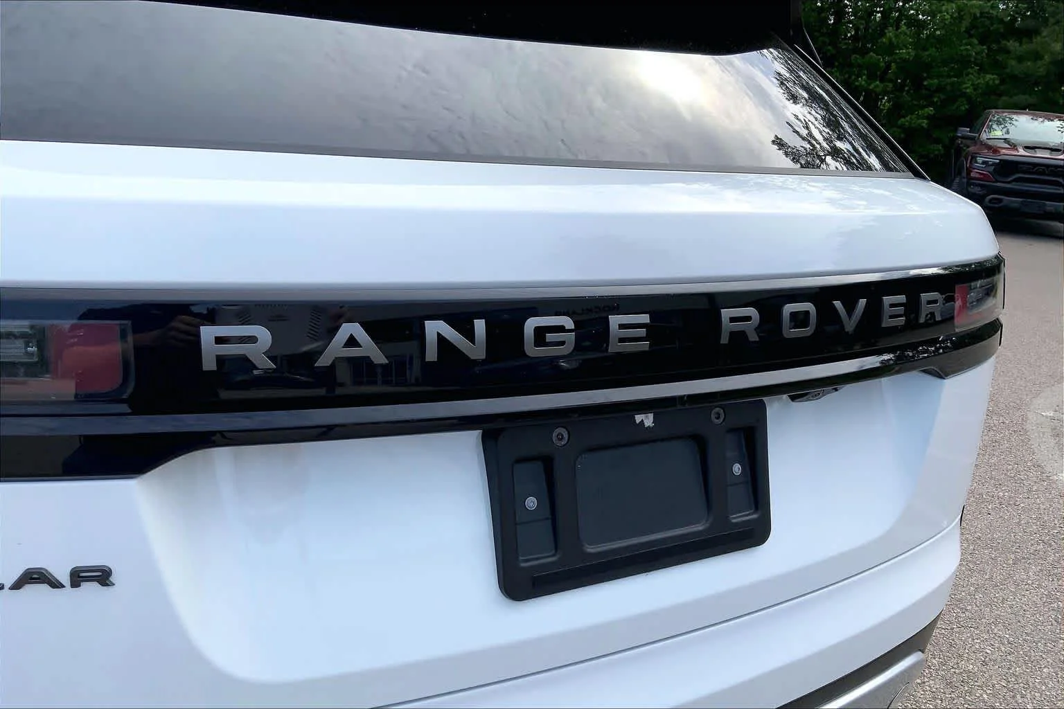 Used 2026 Fuji White Land Rover S image 30