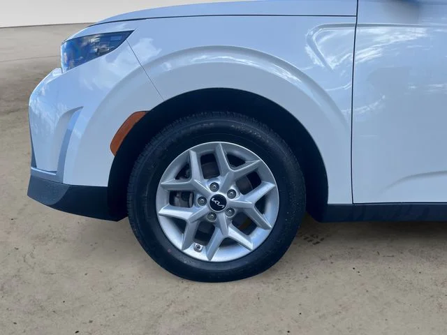Used 2024 White Kia LX image 14