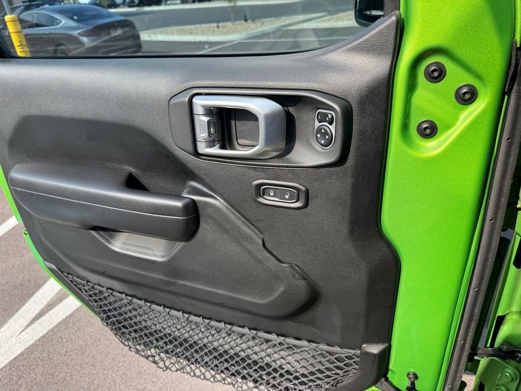 Used 2018 Green Jeep Sport S image 16