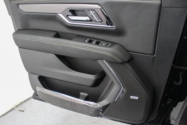 New 2026 Onyx Black GMC Elevation image 18
