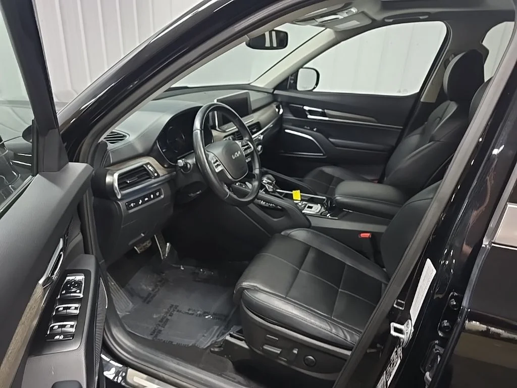 Used 2022  Kia SX image 31