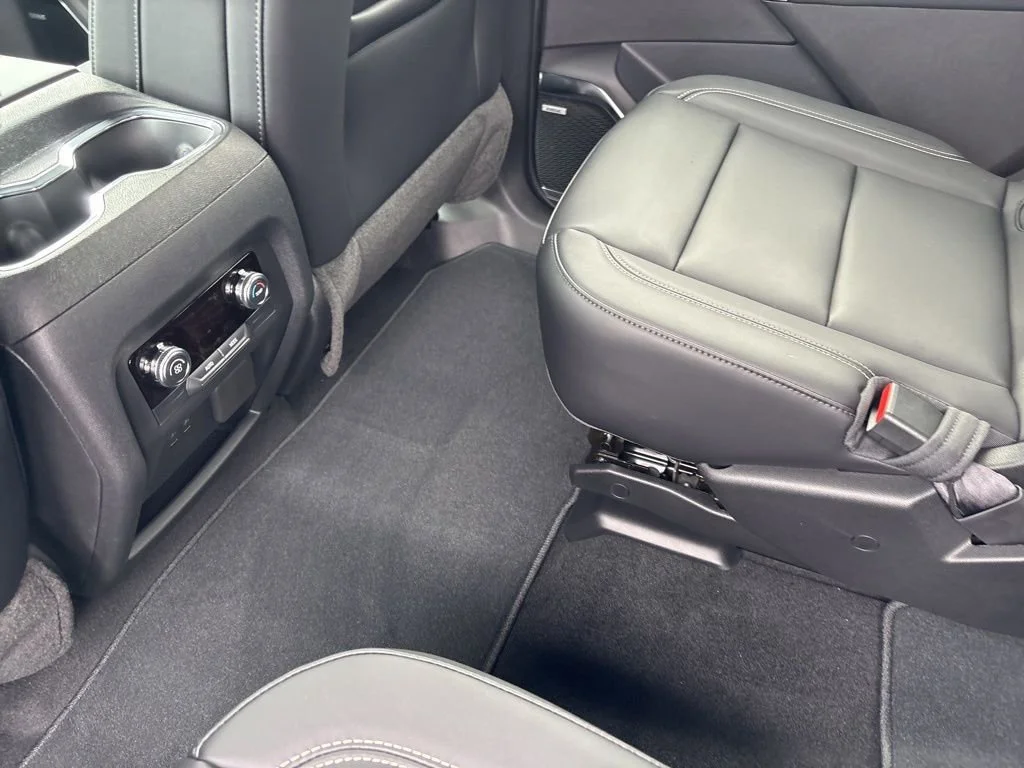 2026 GMC Acadia Elevation - Photo 19